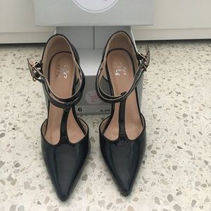 TG patten leather T-Strap heels